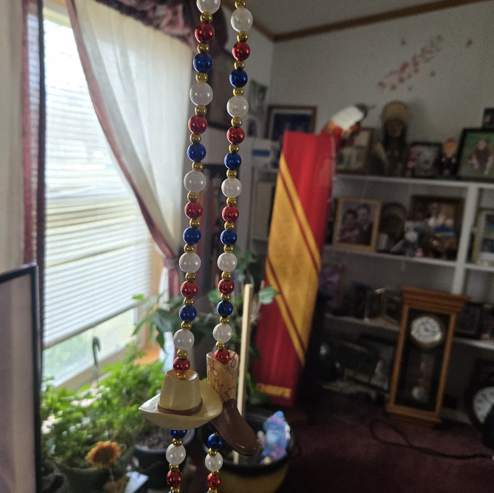 Decorative Beaded Country N Western Necklace With Pearl Accents - Multicolor